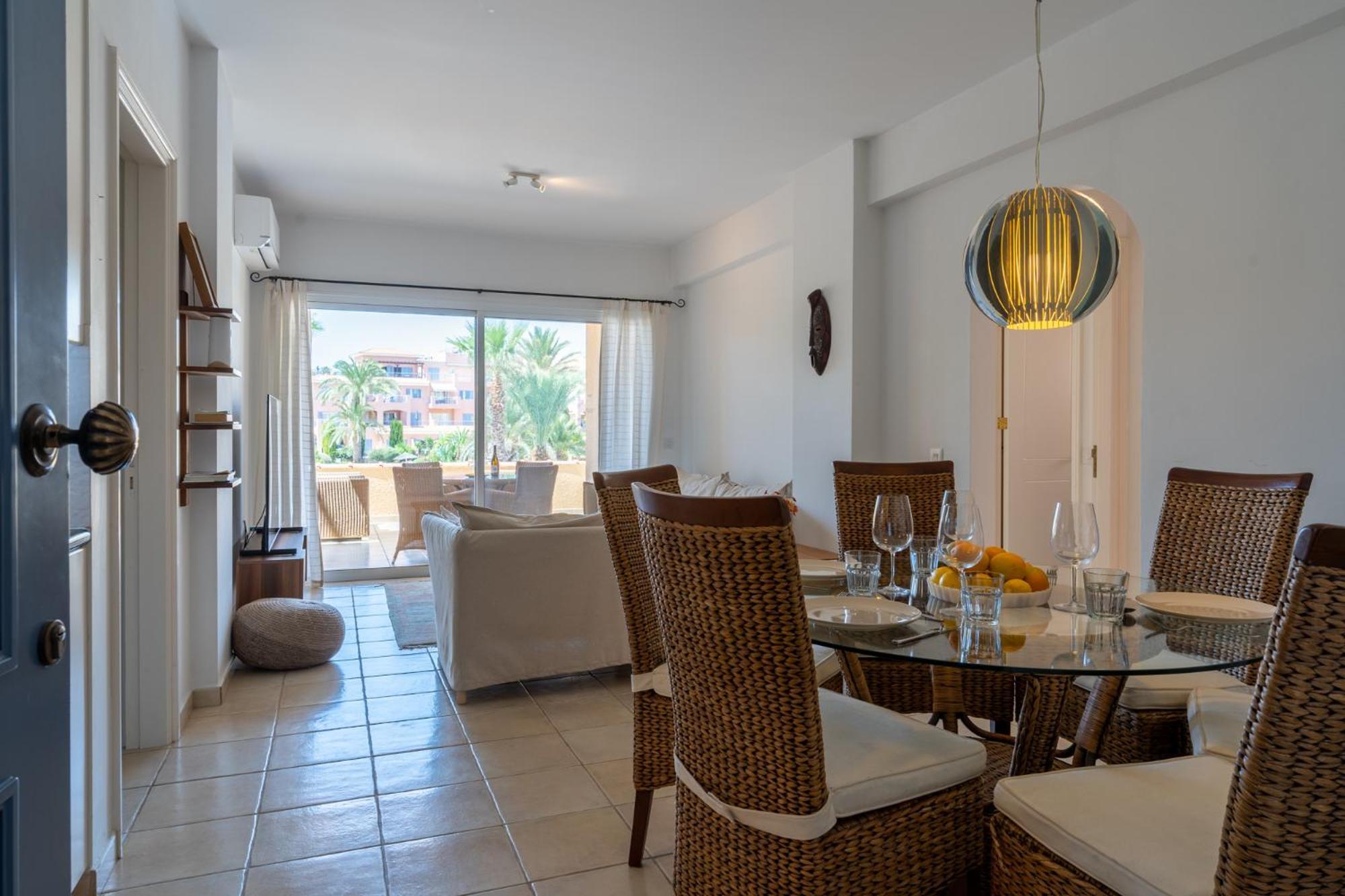 Tropical Paradise In Harbour Paphos, Central & Close To Beach المظهر الخارجي الصورة